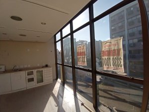 Salas/Conjuntos com 30m² no bairro Petrópolis em Porto Alegre para Alugar