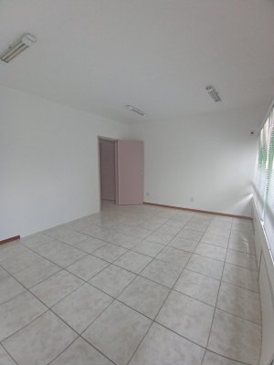 Salas/Conjuntos com 4.863m² no bairro Petrópolis em Porto Alegre para Alugar