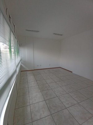 Salas/Conjuntos com 4.863m² no bairro Petrópolis em Porto Alegre para Alugar