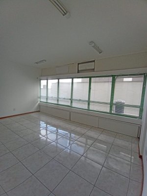 Salas/Conjuntos com 4.863m² no bairro Petrópolis em Porto Alegre para Alugar