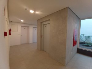 Salas/Conjuntos com 32m² no bairro Petrópolis em Porto Alegre para Alugar