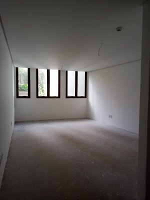 Salas/Conjuntos com 32m² no bairro Petrópolis em Porto Alegre para Alugar