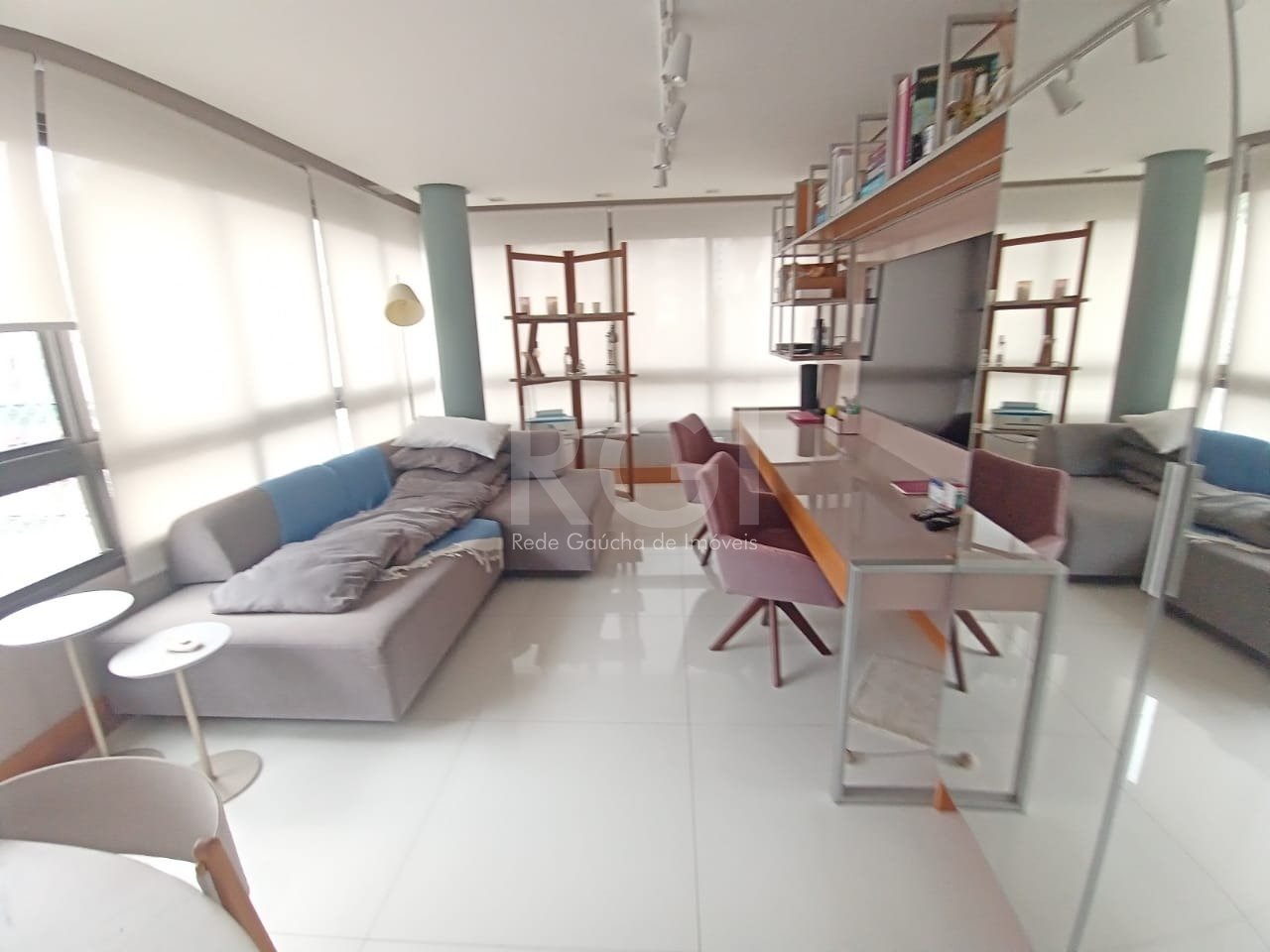 Apartamento com 71m², 2 dormitórios, 1 suíte, 1 vaga no bairro Auxiliadora em Porto Alegre para Comprar