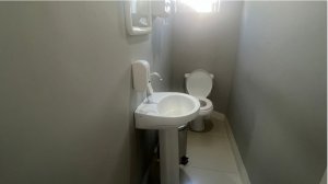 Prédio Comercial com 450m² no bairro Auxiliadora em Porto Alegre para Alugar