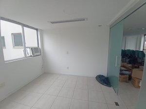 Salas/Conjuntos com 154m² no bairro Independência em Porto Alegre para Alugar