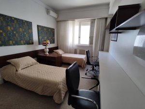 Apartamento com 340m², 3 dormitórios no bairro Moinhos de Vento em Porto Alegre para Alugar