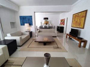 Apartamento com 340m², 3 dormitórios no bairro Moinhos de Vento em Porto Alegre para Alugar
