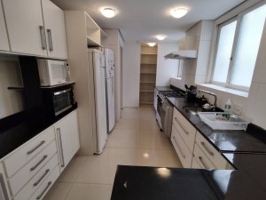 Apartamento com 340m², 3 dormitórios no bairro Moinhos de Vento em Porto Alegre para Alugar