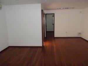 Casa Comercial com 130m² no bairro São Geraldo em Porto Alegre para Comprar