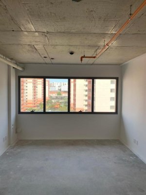 Salas/Conjuntos com 39m² no bairro Passo da Areia em Porto Alegre para Alugar