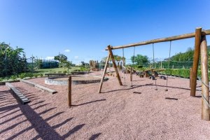 Casa Condominio com 339m², 4 dormitórios no bairro Vila Nova em Porto Alegre para Alugar