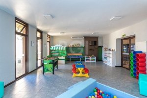 Casa Condominio com 339m², 4 dormitórios no bairro Vila Nova em Porto Alegre para Alugar