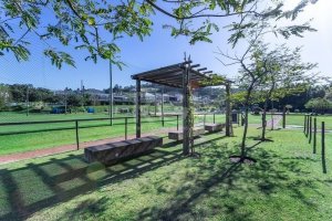 Casa Condominio com 339m², 4 dormitórios no bairro Vila Nova em Porto Alegre para Alugar