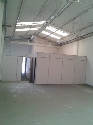 Depósito/Pavilhão com 200m² no bairro Navegantes em Porto Alegre para Alugar