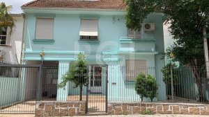 Casa com 209m², 4 dormitórios no bairro Auxiliadora em Porto Alegre para Alugar