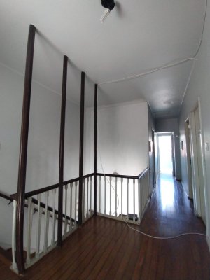 Casa com 209m², 4 dormitórios no bairro Auxiliadora em Porto Alegre para Alugar