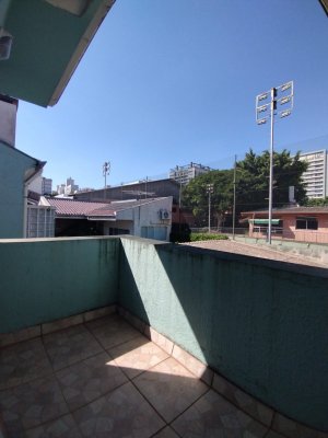 Casa com 209m², 4 dormitórios no bairro Auxiliadora em Porto Alegre para Alugar