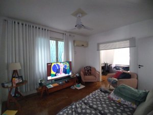 Casa com 209m², 4 dormitórios no bairro Auxiliadora em Porto Alegre para Alugar