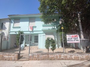 Casa com 209m², 4 dormitórios no bairro Auxiliadora em Porto Alegre para Alugar