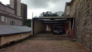 Casa com 80m², 4 dormitórios no bairro Floresta em Porto Alegre para Alugar
