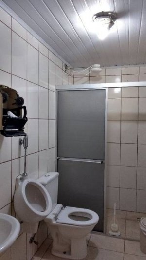 Casa com 80m², 4 dormitórios no bairro Floresta em Porto Alegre para Alugar