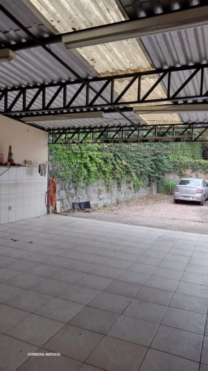 Casa com 80m², 4 dormitórios no bairro Floresta em Porto Alegre para Alugar