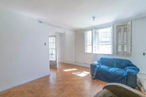 Casa com 275m², 3 dormitórios no bairro Azenha em Porto Alegre para Alugar