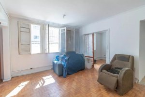 Casa com 275m², 3 dormitórios no bairro Azenha em Porto Alegre para Alugar