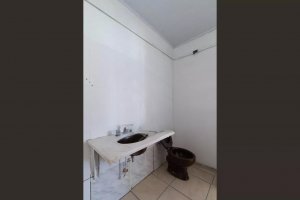 Casa com 275m², 3 dormitórios no bairro Azenha em Porto Alegre para Alugar