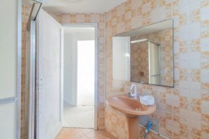 Casa com 275m², 3 dormitórios no bairro Azenha em Porto Alegre para Alugar