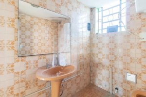 Casa com 275m², 3 dormitórios no bairro Azenha em Porto Alegre para Alugar