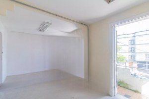 Casa com 275m², 3 dormitórios no bairro Azenha em Porto Alegre para Alugar