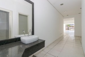 Loja com 140m² no bairro Cristo Redentor em Porto Alegre para Alugar