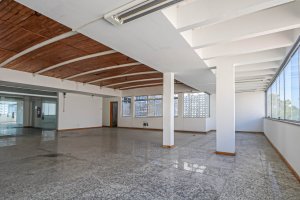 Prédio Comercial com 2.500m² no bairro Rio Branco em Porto Alegre para Alugar