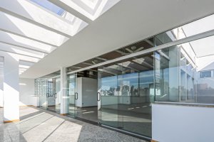Prédio Comercial com 2.500m² no bairro Rio Branco em Porto Alegre para Alugar