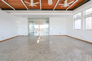 Prédio Comercial com 2.500m² no bairro Rio Branco em Porto Alegre para Alugar