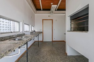 Prédio Comercial com 2.500m² no bairro Rio Branco em Porto Alegre para Alugar