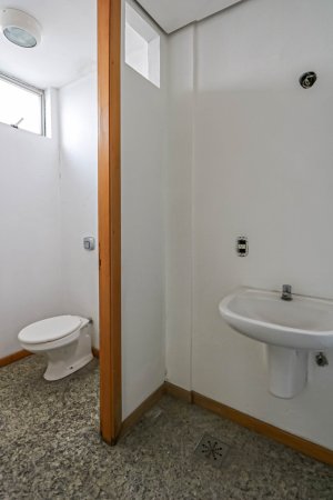 Prédio Comercial com 2.500m² no bairro Rio Branco em Porto Alegre para Alugar