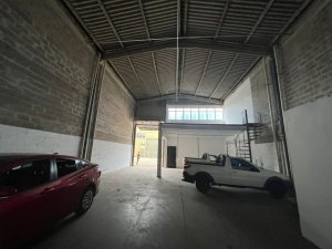 Galpão com 181m² no bairro Sarandi em Porto Alegre para Alugar