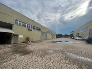 Galpão com 181m² no bairro Sarandi em Porto Alegre para Alugar