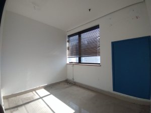 Salas/Conjuntos com 31m² no bairro Moinhos de Vento em Porto Alegre para Alugar