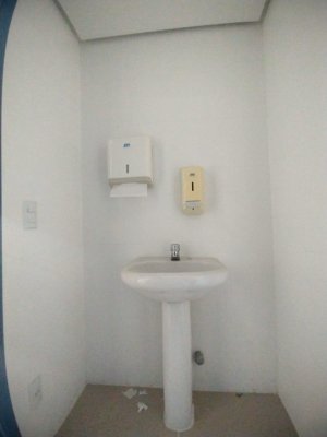 Salas/Conjuntos com 31m² no bairro Moinhos de Vento em Porto Alegre para Alugar