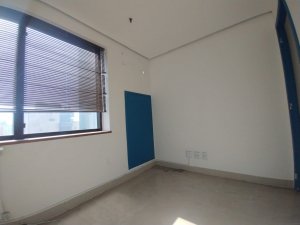 Salas/Conjuntos com 31m² no bairro Moinhos de Vento em Porto Alegre para Alugar