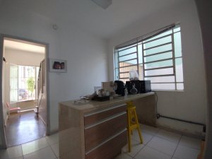 Casa com 209m², 4 dormitórios no bairro Auxiliadora em Porto Alegre para Comprar