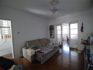 Casa com 209m², 4 dormitórios no bairro Auxiliadora em Porto Alegre para Comprar