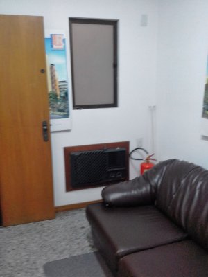 Salas/Conjuntos com 72m² no bairro Petrópolis em Porto Alegre para Alugar