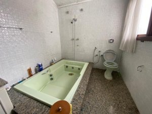 Casa com 500m², 5 dormitórios no bairro Cristal em Porto Alegre para Alugar