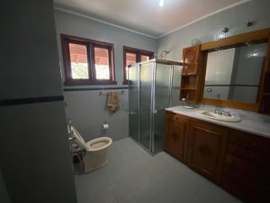 Casa com 500m², 5 dormitórios no bairro Cristal em Porto Alegre para Alugar