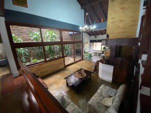 Casa com 500m², 5 dormitórios no bairro Cristal em Porto Alegre para Alugar