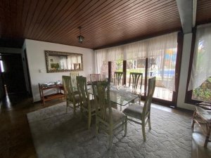 Casa com 500m², 5 dormitórios no bairro Cristal em Porto Alegre para Alugar